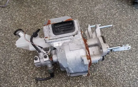 Nissan Leaf I (ZE0) Brake booster EAC103503A EAC1035