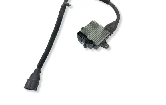 Hyundai Sonata Coolant fan relay 253853K280