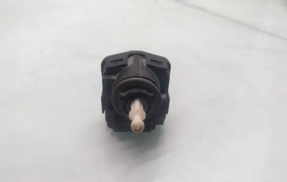 Audi A6 S6 C5 4B Headlight level adjustment motor 00728213