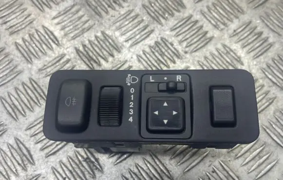 Mitsubishi Space Star Wing mirror switch MR240907