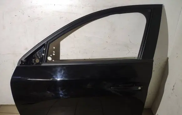 Peugeot 208 II Front door 