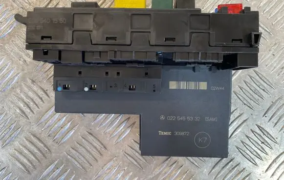 Mercedes-Benz E W210 Fuse module 0225455332 02W44 309872