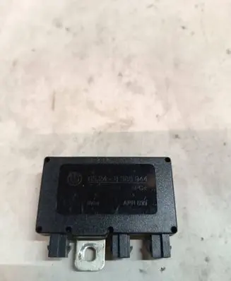 BMW 3 E46 Aerial antenna amplifier 8380944