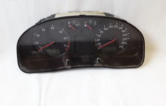 Volkswagen PASSAT B5 Speedometer (instrument cluster) 3B0919861B 110008793
