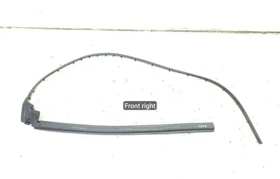 Ferrari California F149 Front door rubber seal 069989200