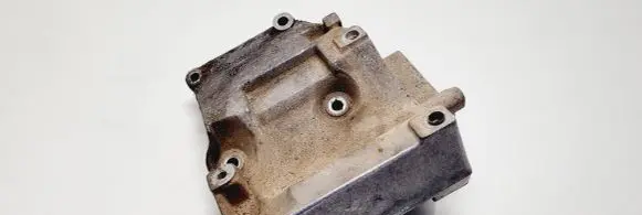 Volkswagen PASSAT B5 A/C compressor mount bracket 038260885C