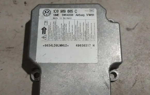 Volkswagen PASSAT B5.5 Airbag control unit/module 1C0909605C