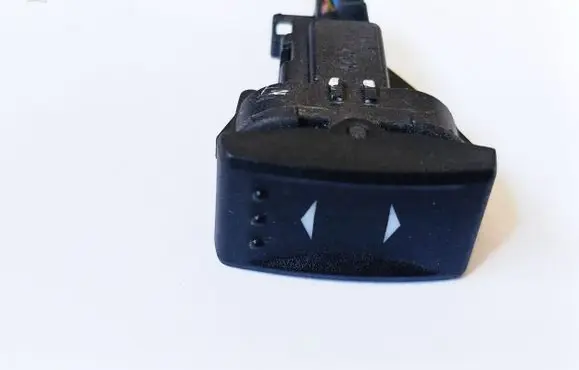 Ford Mondeo Mk III Electric window control switch 965412