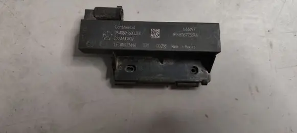 Dodge Challenger Aerial antenna amplifier 68067753AA 2840891600300