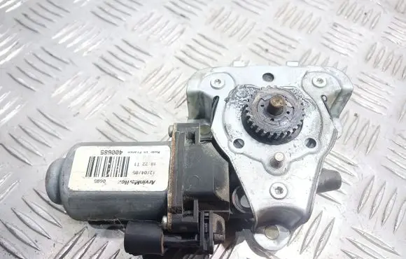 Renault Megane I Rear door window regulator motor 400685