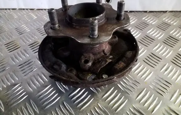 Nissan Juke I F15 Rear wheel hub