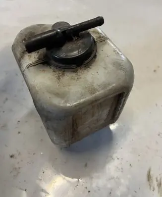 Coolant expansion tank/reservoir