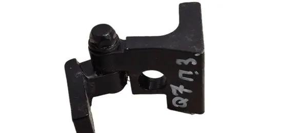 Audi Q7 4L Rear door upper hinge 7L0833402