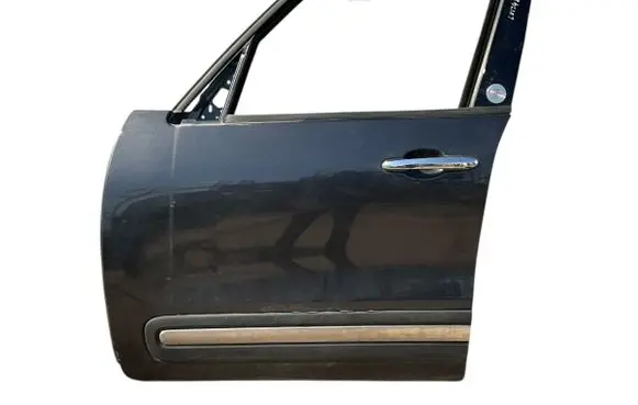 Fiat 500L Front door 