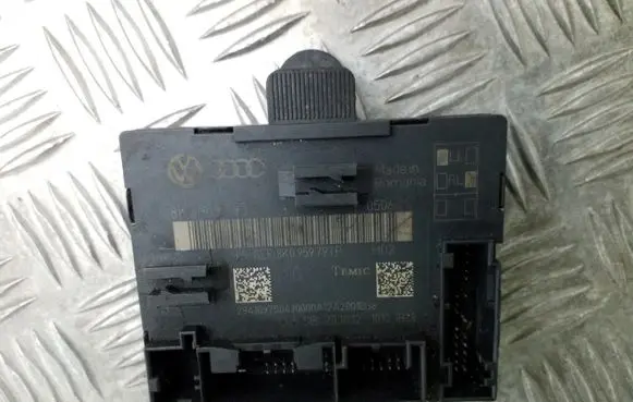 Audi A4 S4 B8 8K Door central lock control unit/module 8K0959793P