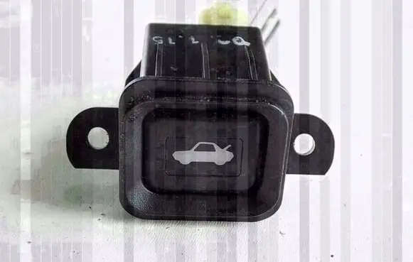 Honda Legend III KA9 Tailgate opening switch 