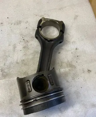 Mercedes-Benz Vito Viano W639 Piston with connecting rod 611034 G1203 R58854