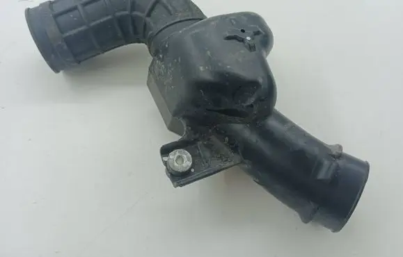Honda CR-V Air intake hose/pipe