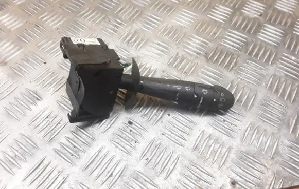 Renault Twingo II Wiper control stalk 8200515827
