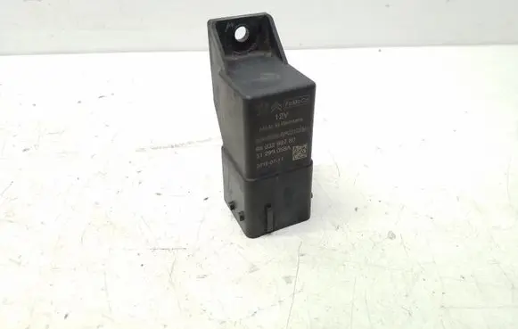 Ford Mondeo MK V Glow plug pre-heat relay 9803299780 51299058A