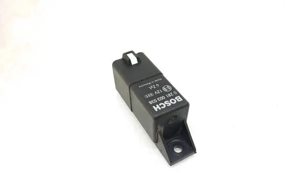 Volkswagen Caddy Glow plug pre-heat relay 038907281D 0281003038