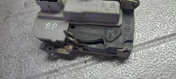 Peugeot 206 CC Front door lock