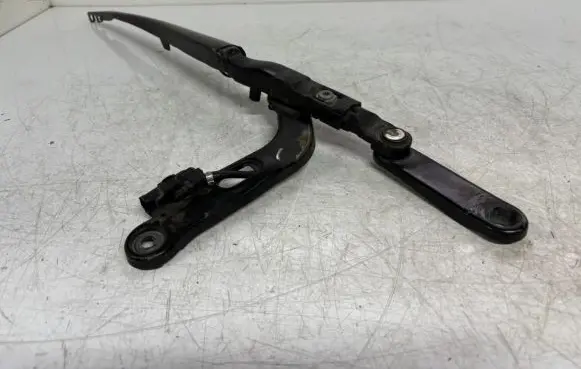 BMW 7 E65 E66 Front wiper blade arm 7144075