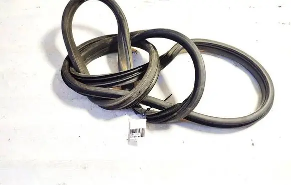 Opel Astra H Rubber seal front coupe door 