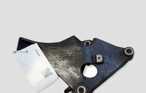 BMW 3 E90 E91 Engine mounting bracket 6775041