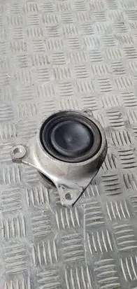 Honda CR-V Engine mount bracket