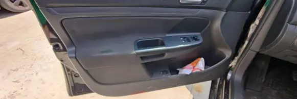 Volkswagen Golf V Front door card panel trim 