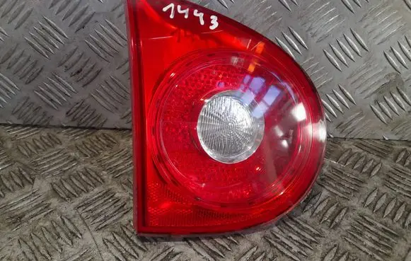 Volkswagen Golf V Tailgate rear/tail lights 285001