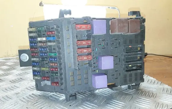 Renault Laguna I Comfort/convenience module 7703297637 7700414741