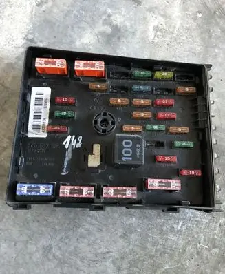 Volkswagen PASSAT B6 Fuse module 3C0937125 63592777