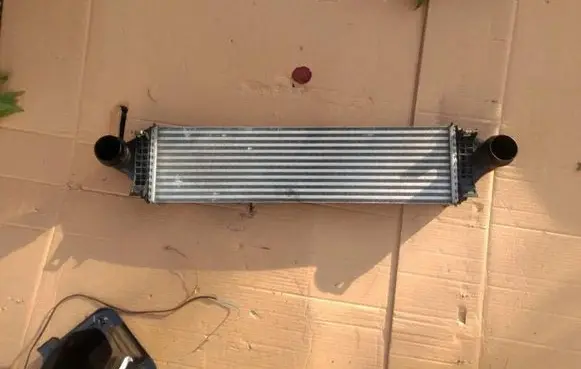 Volvo V40 Intercooler radiator 31338734