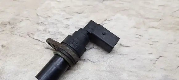 BMW 5 E39 Crankshaft position sensor 2247926