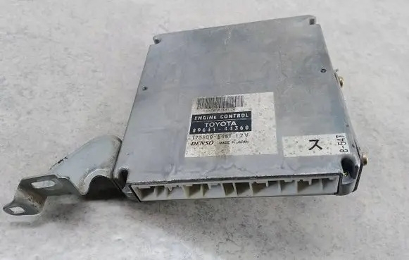 Toyota Avensis Verso Engine control unit/module ECU 