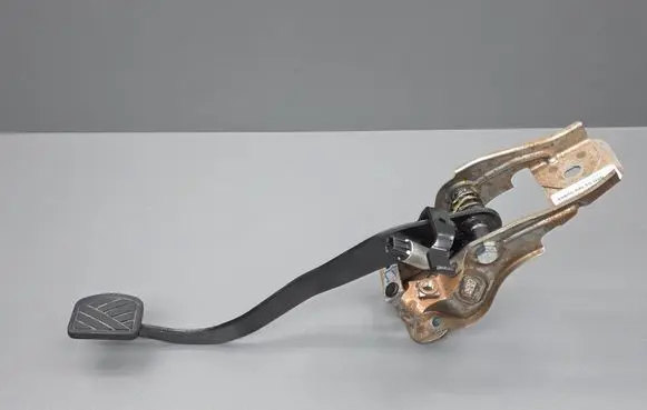 Suzuki Swift II Clutch pedal 4980068L50 68L2200 4980068L50000