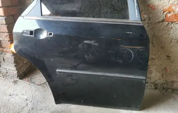 Chrysler 300 - 300C Rear door