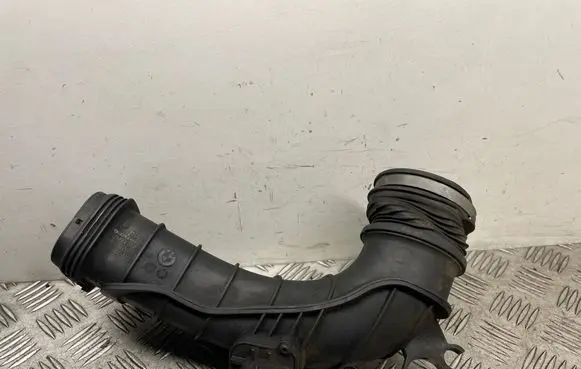 Air intake hose/pipe