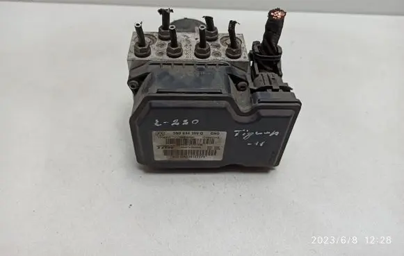 Volkswagen Tiguan ABS Pump 5N0614109Q