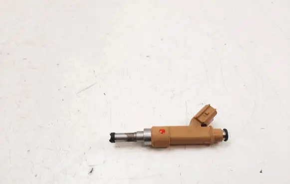 Lexus CT 200H Fuel injector 069012127 2325037010