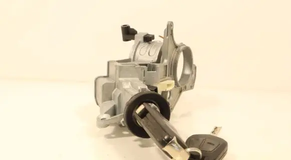 Opel Zafira B Ignition lock 17025H225A