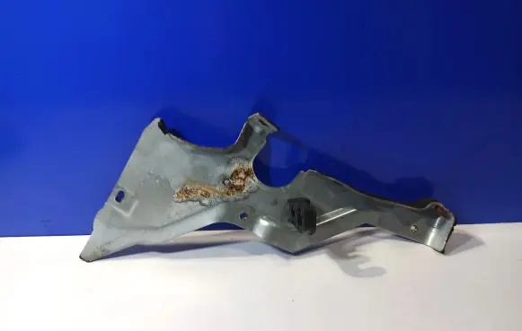 Heat shield in engine bay