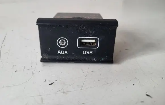 KIA Sportage USB socket connector 96120C5000