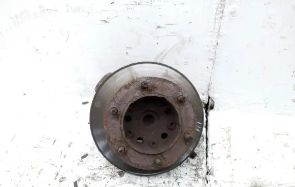 Front wheel hub spindle knuckle