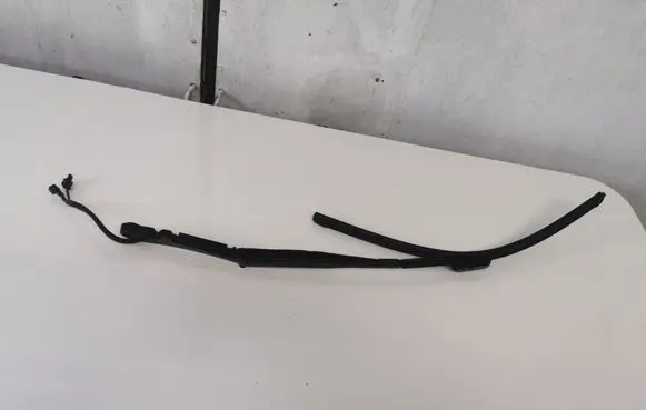 Volvo XC60 Front wiper blade arm W000071208