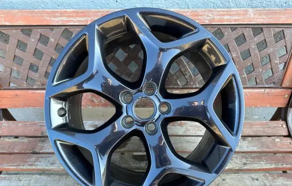 Ford Focus ST R18 alloy rim 