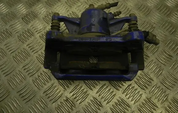 Volkswagen PASSAT B8 Front brake caliper 6799D