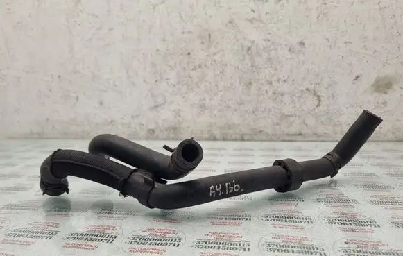 Engine coolant pipe/hose